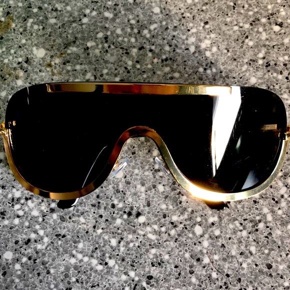 Accessories - Oversized sunglasses *Never Worn*